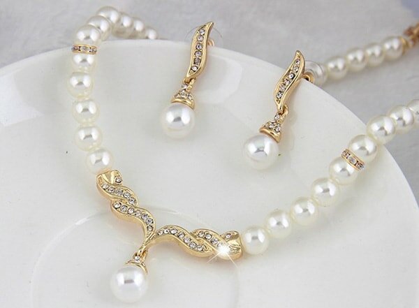 tặng vợ trang sức trong ngày phụ nữ Việt Nam 20-10
